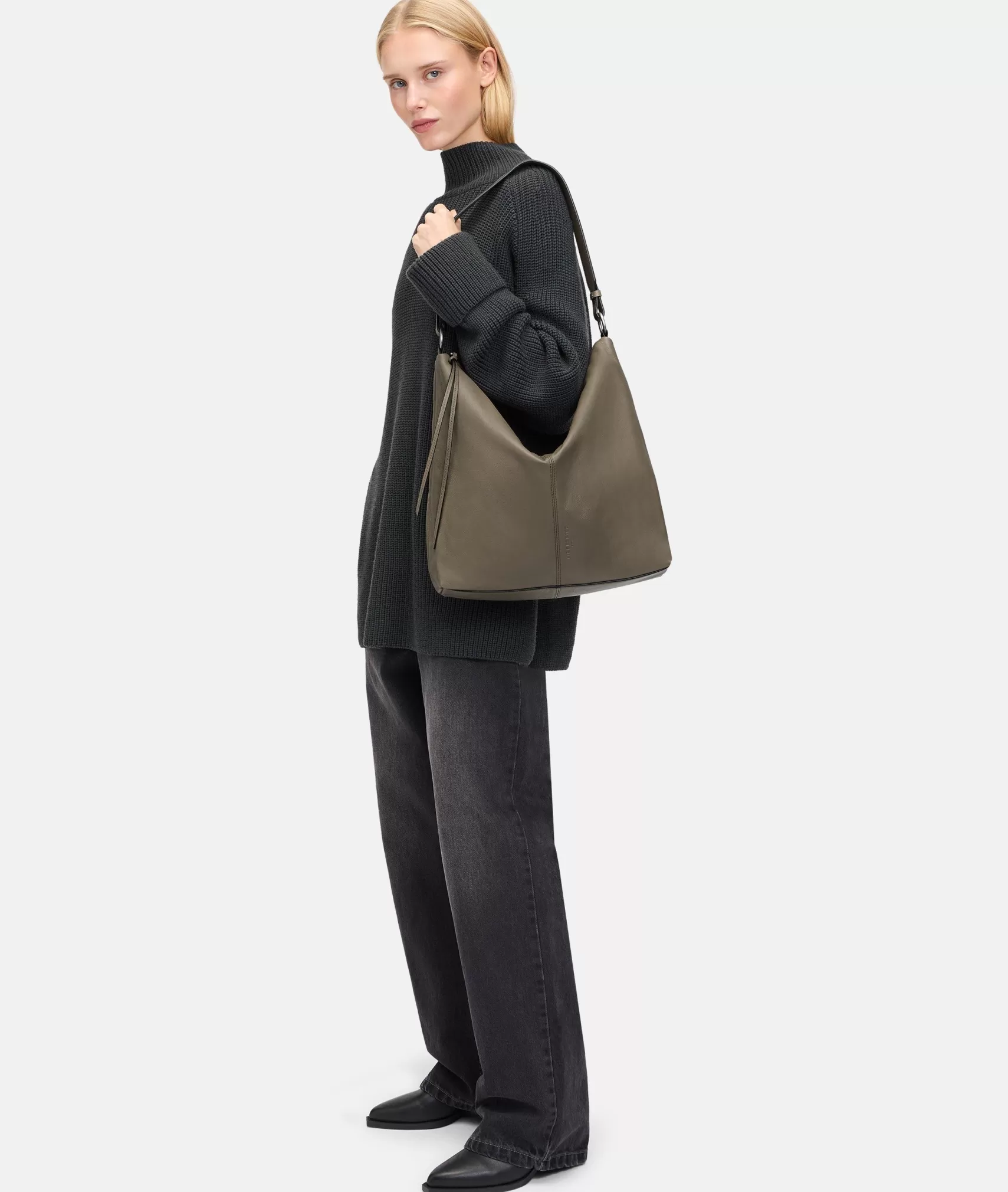 LIEBESKIND BERLIN Shoulder Bags>Aissa Hobo L olive