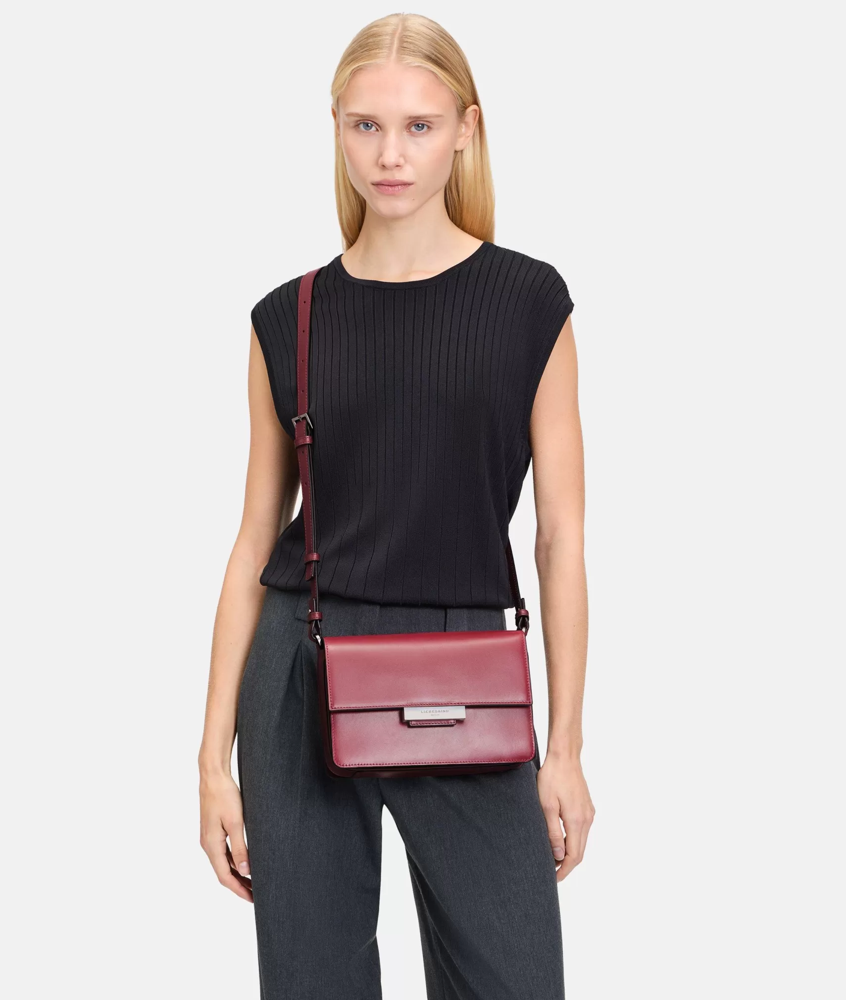 LIEBESKIND BERLIN Bestsellers | Leather Bags>Alex Crossbody M bordeaux