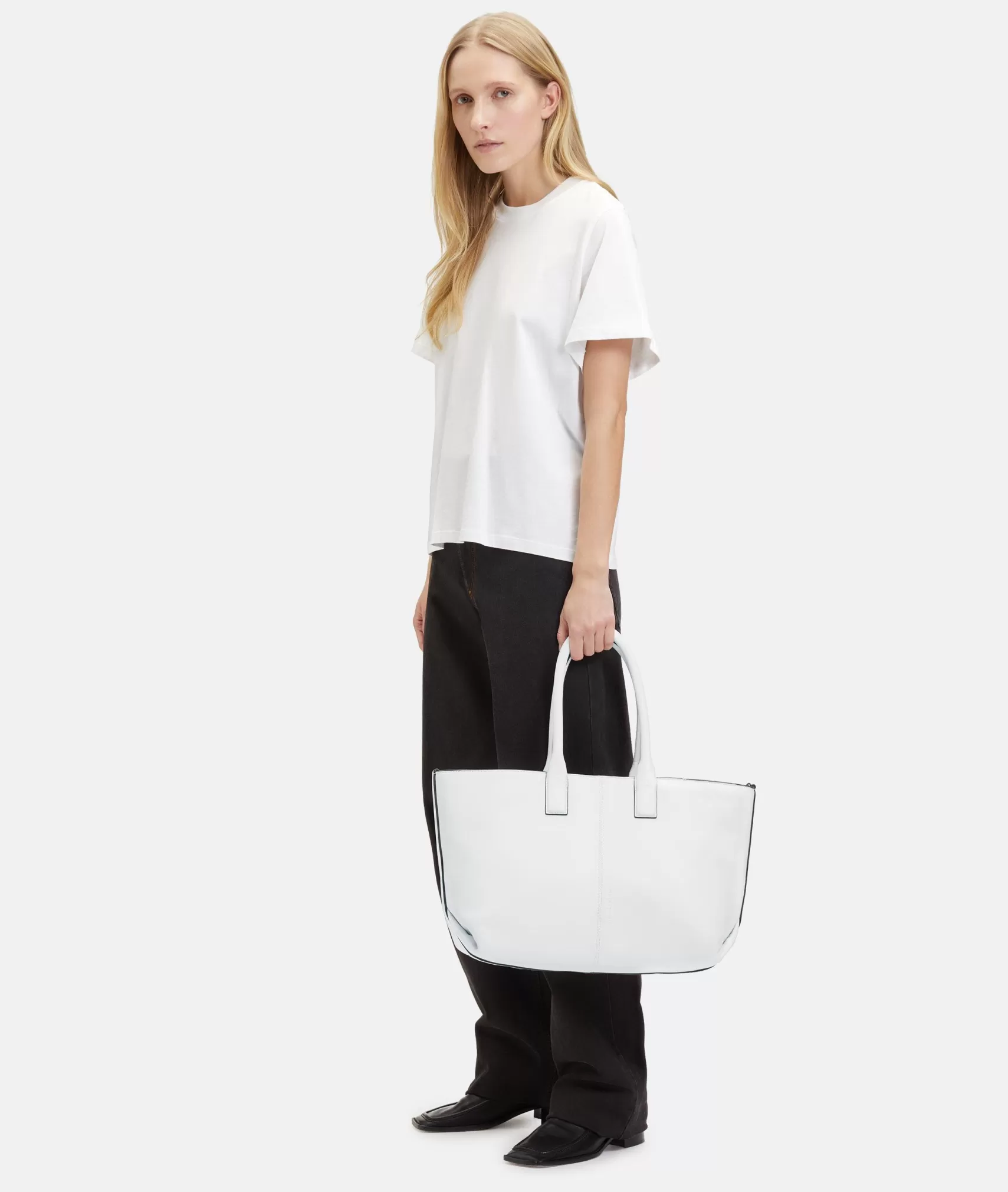 LIEBESKIND BERLIN Business Bags | Leather Bags>Chelsea M white