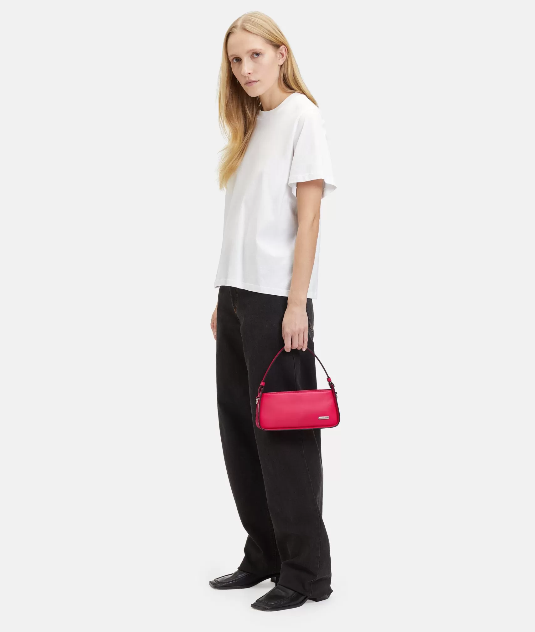 LIEBESKIND BERLIN Leather Bags | Sling Bags>Franzis Crossbody XS raspberry