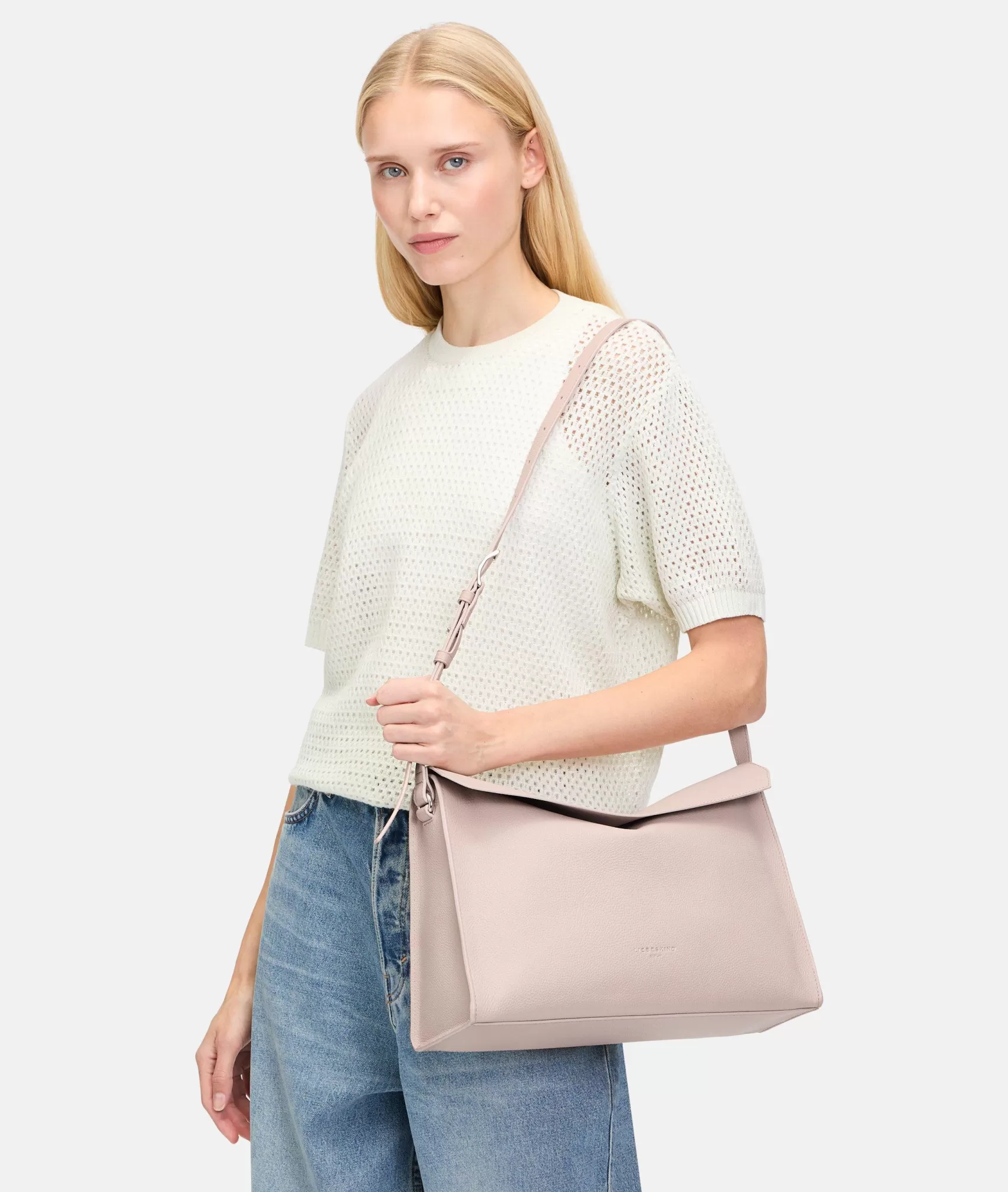 LIEBESKIND BERLIN Leather Bags | Sling Bags>Lora Crossbody M softrose