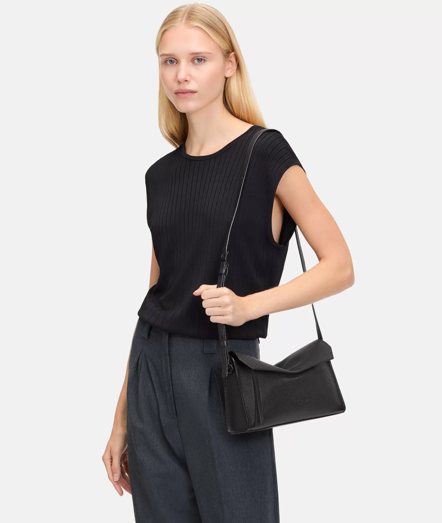 LIEBESKIND BERLIN Leather Bags | Sling Bags>Lora Crossbody S black