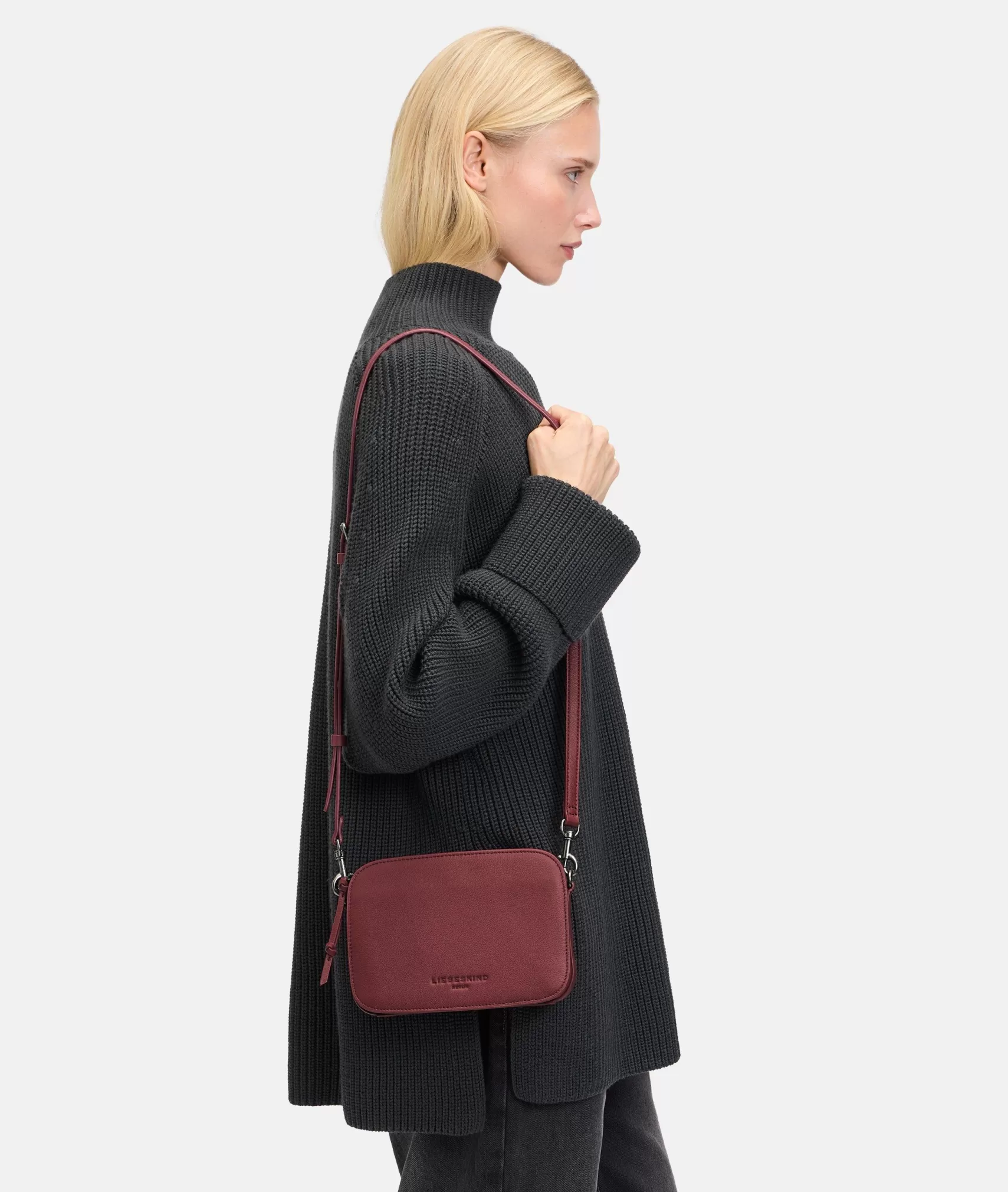 LIEBESKIND BERLIN Bestsellers | Leather Bags>Luka Crossbody S bordeaux