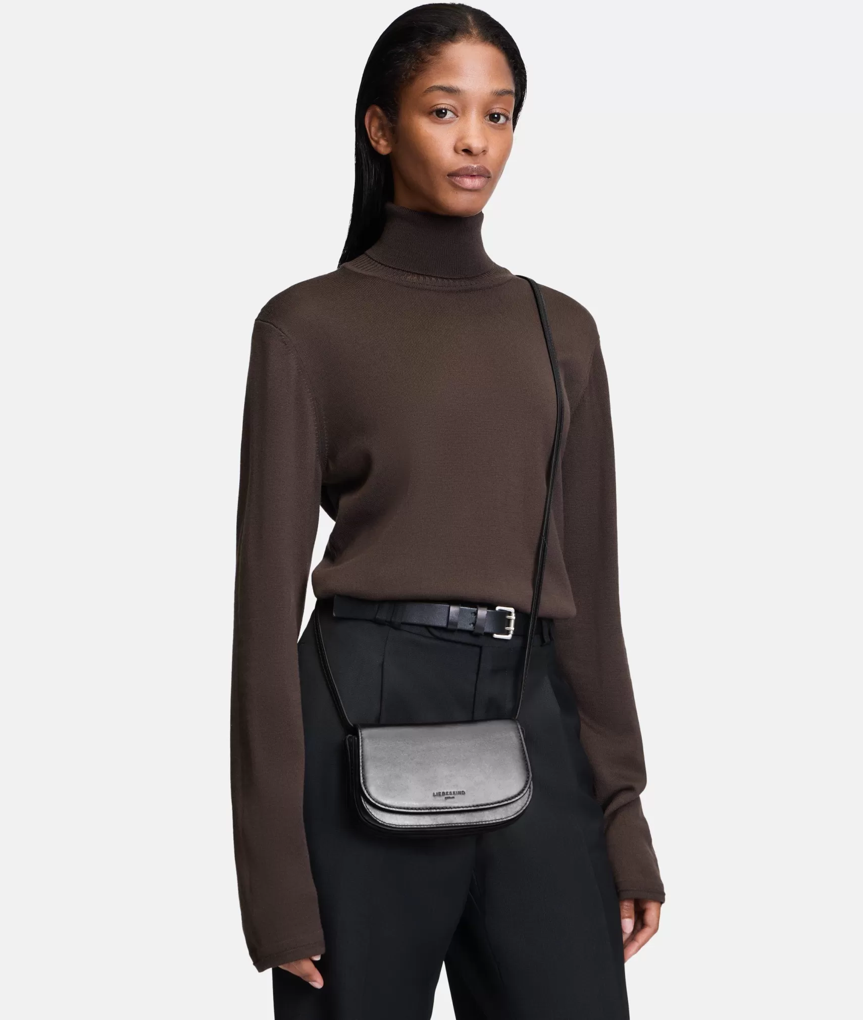 LIEBESKIND BERLIN Leather Bags | Sling Bags>Metallic Ezra Crossbody XS silver