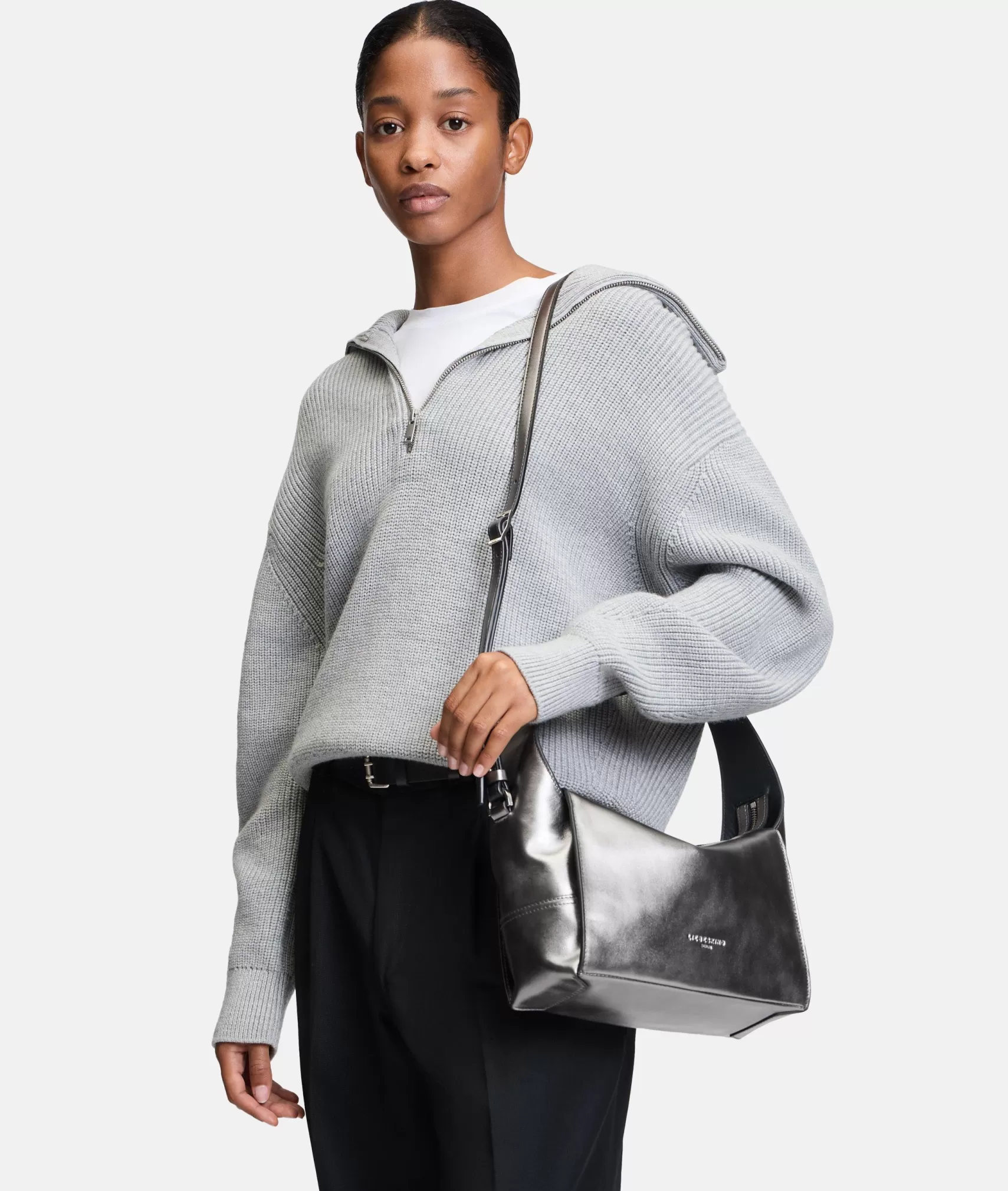 LIEBESKIND BERLIN Shoulder Bags>Metallic Lou Hobo S silver