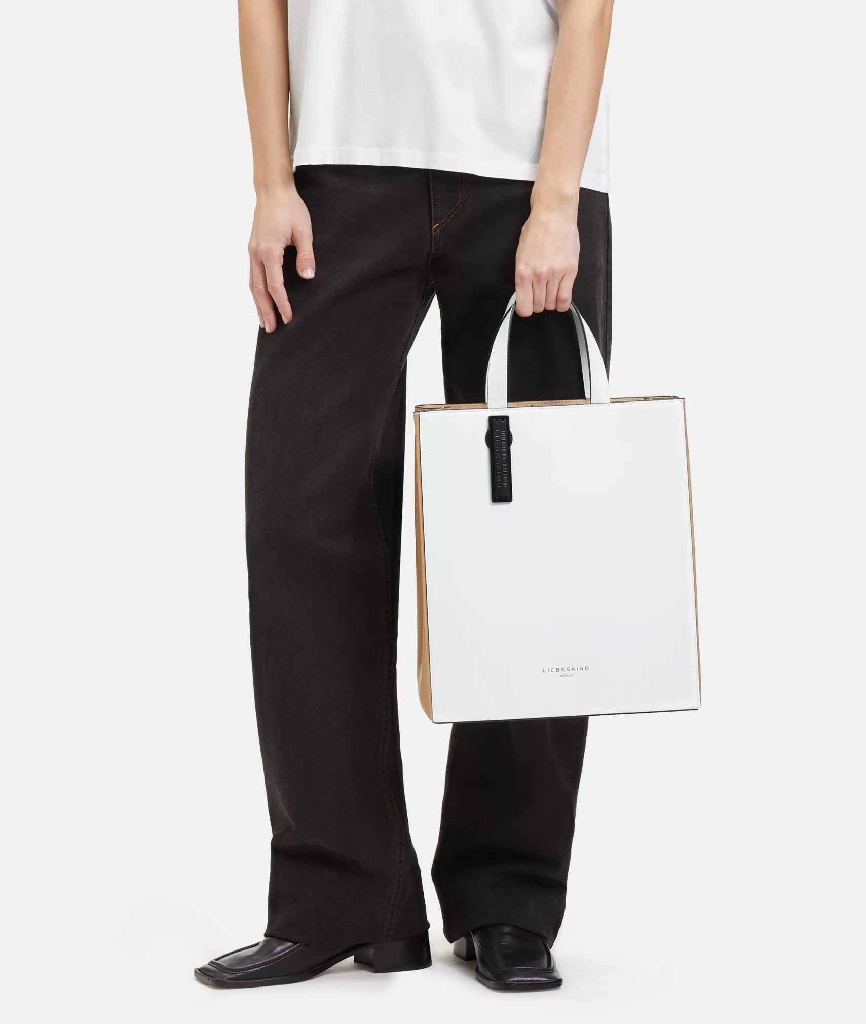 LIEBESKIND BERLIN Business Bags | Leather Bags>Paper Bag M white