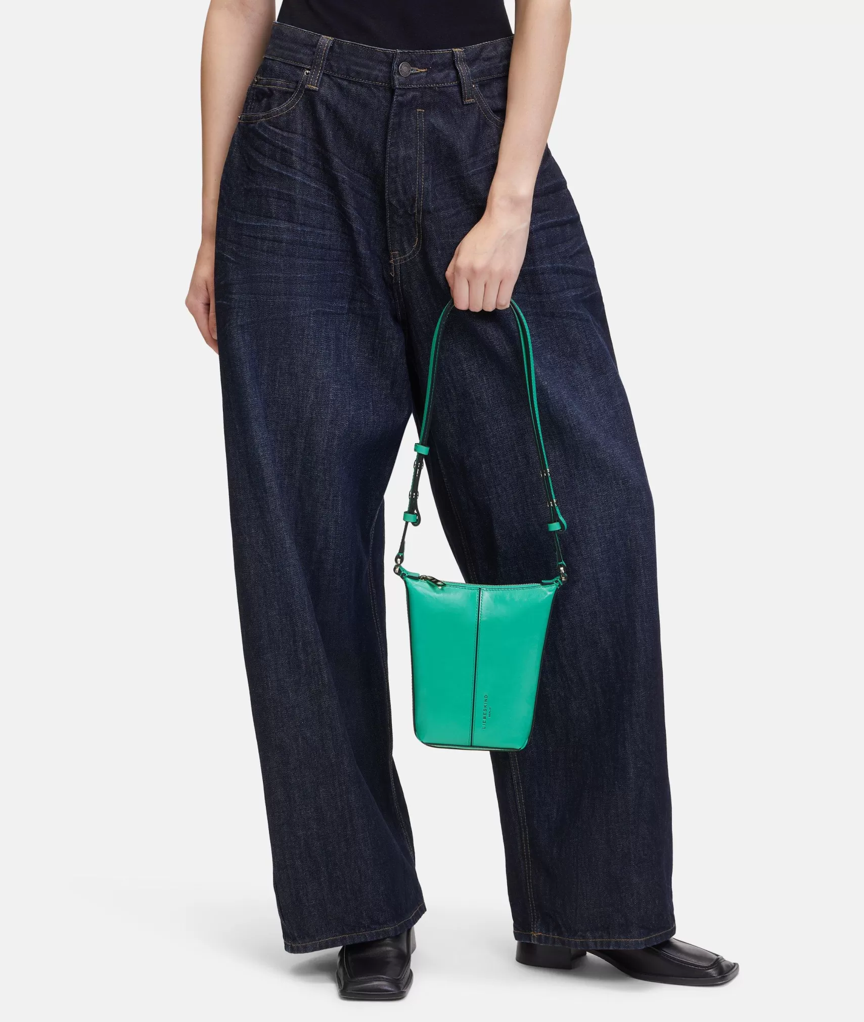 LIEBESKIND BERLIN Leather Bags | Sling Bags>Paris Crossbody XS turquoise