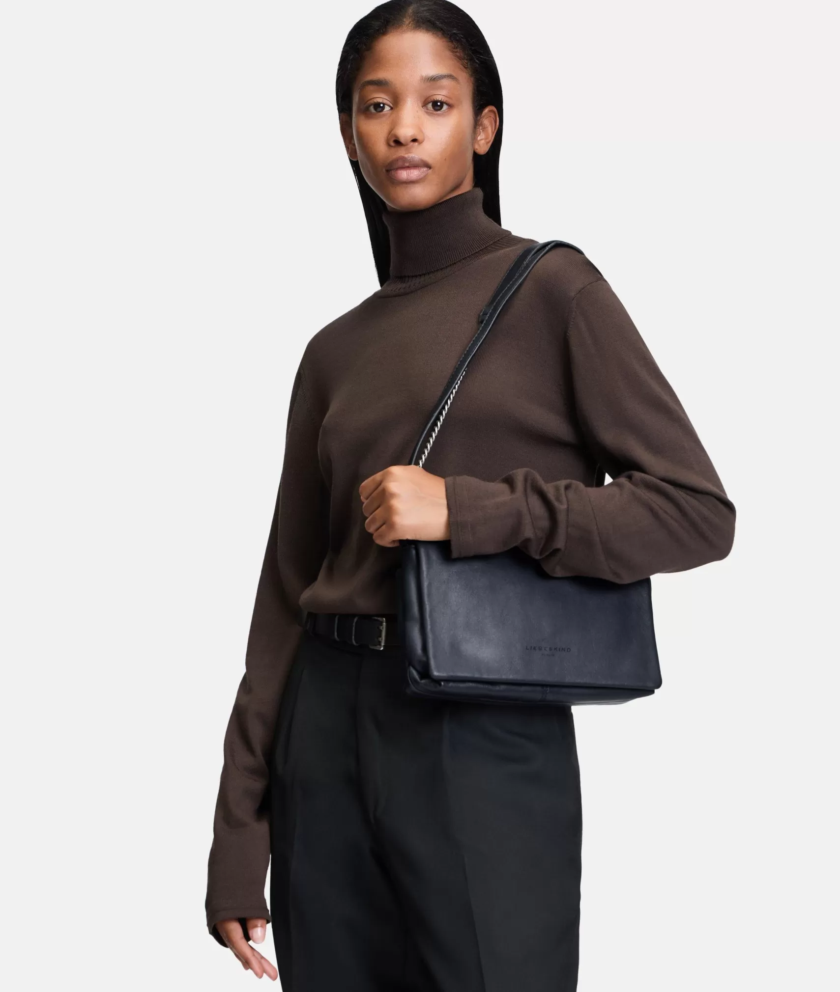 LIEBESKIND BERLIN Leather Bags | Sling Bags>Valeria Crossbody S navy